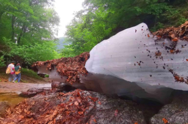 不止有冷空气，更有烟火气——东北避暑游“清凉”出圈