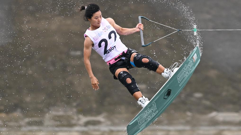 成都世运会︱全天综合：沐雨绽放，开幕式点火手徐露摘金