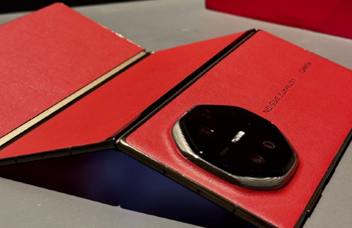 三折叠屏手机角逐揭示技术创新深层逻辑