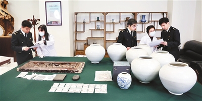 97件走私文物移交天津博物馆